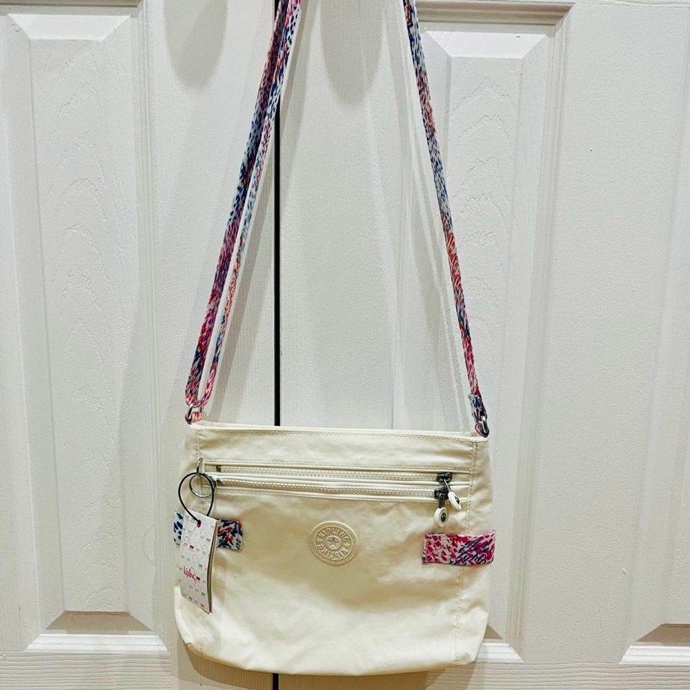 NWT KIPLING NEW ADDISON CROSSBODY BAG IN PEARL WITH COSTAL DREAM PRINTED STRAPS